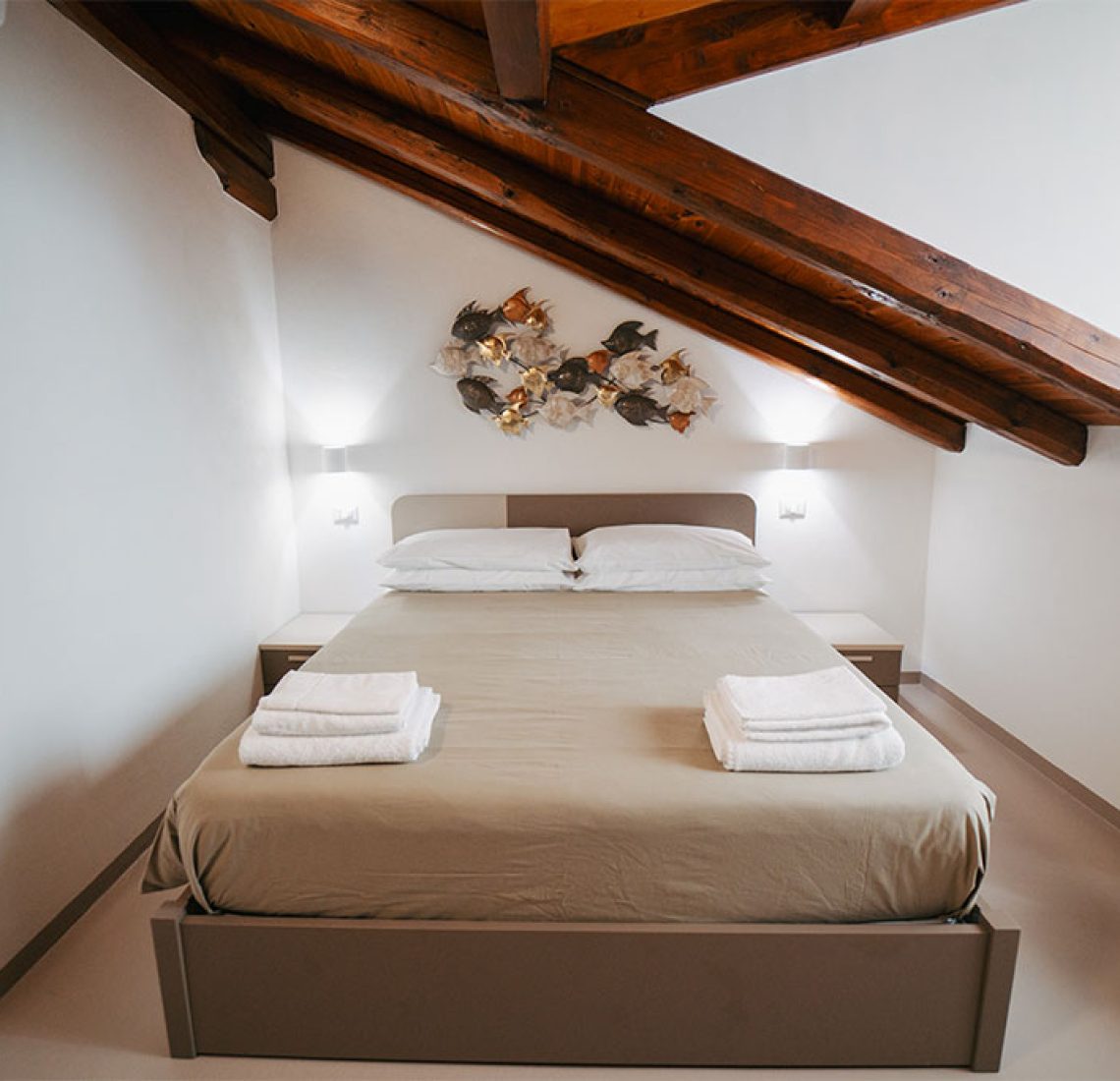 Room 01